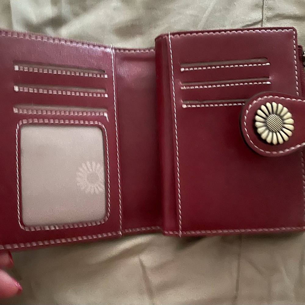 Beautiful Wallet with many pockets for credit cards
